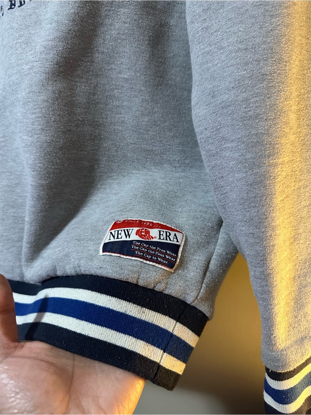 New Era Gray and Navy Toronto Blue Jays Crewneck Sweatshirt - Picture 5 of 6